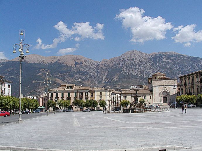 Piazza Garibaldi, Sulmona