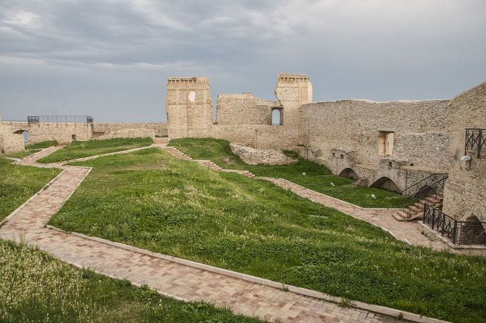 Interno del castello aragonese di Ortona (Chieti)