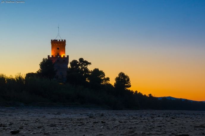 Immagine di Torre di Cerrano al tramonto